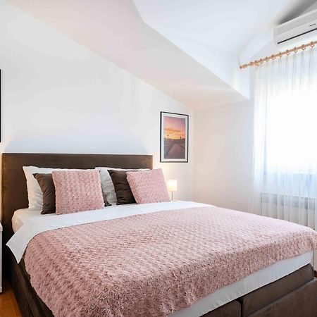 Apartments Valentino Vodice Exterior photo